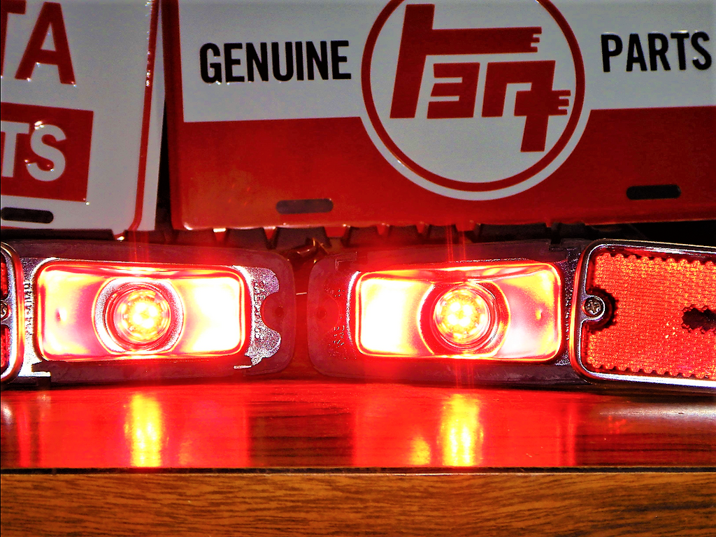 LED BULBS Equipped REAR Set of RED KOITO KUSTOM TOYOTA Genuine  Parts SIDE Marker LAMPS / LIGHTS  FJ40 LH  & RH  Light Lamp Fits 10/77-1984