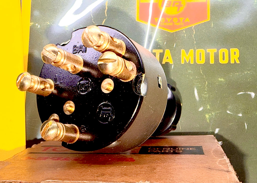 NOS 1st Generation Toyota Land Cruiser Headlight Head Lamp Switch Assy.  w/ LIGHT Knob Headlamp FJ25 BJ25 FJ28 FJ40 FJ45 FJ45LV