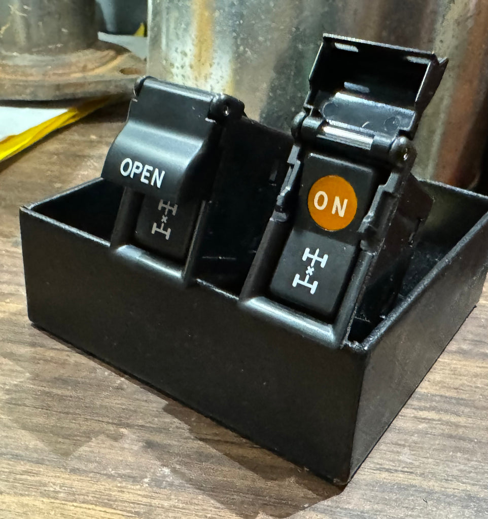 OEM Illuminated Lock / Unlock Differential Locker Switch BJ61 HJ61  FJ62 FJ80 FZJ80 HJ80 HJ81 HDJ80 HDJ81 Series