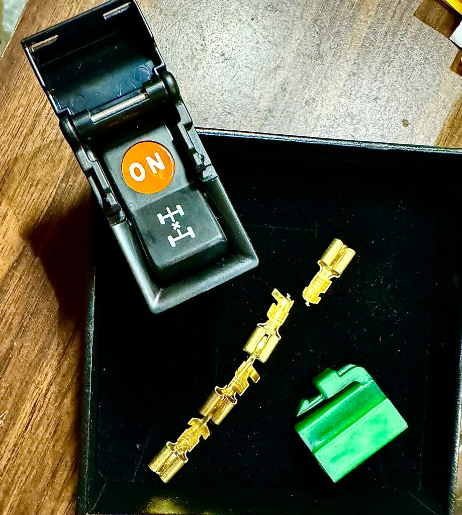 OEM Illuminated Lock / Unlock Differential Locker Switch BJ61 HJ61  FJ62 FJ80 FZJ80 HJ80 HJ81 HDJ80 HDJ81 Series