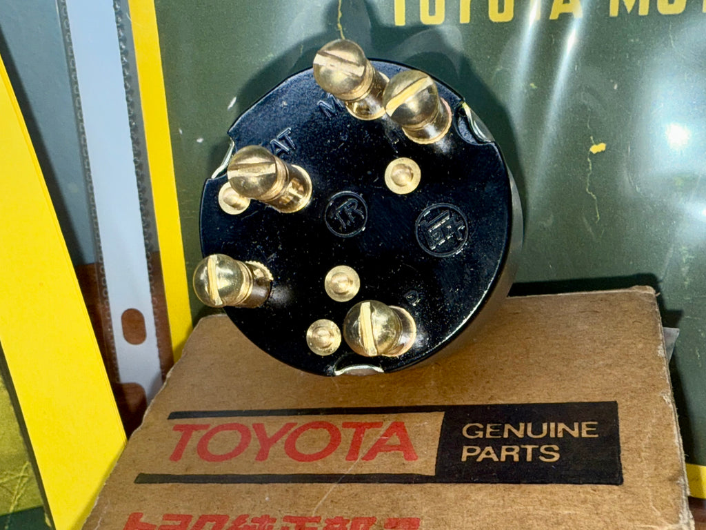 NOS 1st Generation Toyota Land Cruiser Headlight Head Lamp Switch Assy.  w/ LIGHT Knob Headlamp FJ25 BJ25 FJ28 FJ40 FJ45 FJ45LV