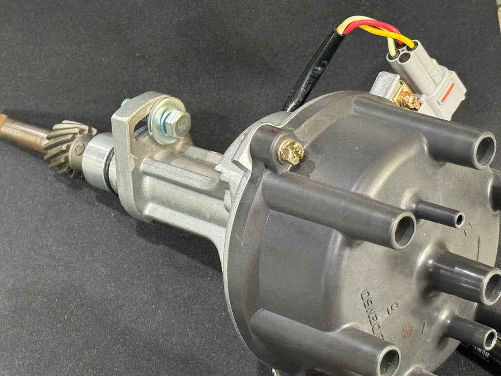 Genuine NipponDenso Updated OEM Distributor Lock-Down Bolt For 2F 3F 3FE / 3F-E 1FZ-FE With 1pc Aluminum Housings FJ40 FJ55 FJ60 FJ60 FJ80 FZJ80