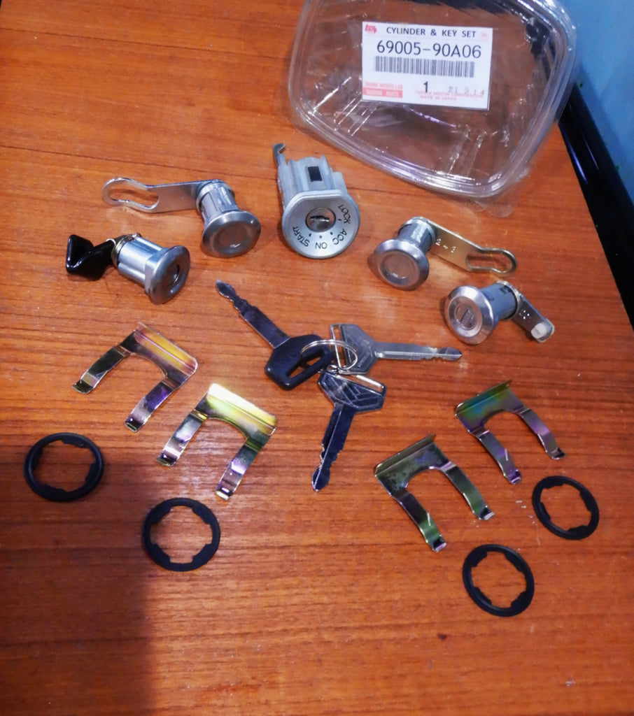 Engine Key Set 16pc Cylinder & Key Set Ignition , Both Front LH & RH , Fuel Lid , Rea ...