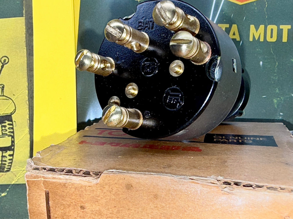 NOS 1st Generation Toyota Land Cruiser Headlight Head Lamp Switch Assy.  w/ LIGHT Knob Headlamp FJ25 BJ25 FJ28 FJ40 FJ45 FJ45LV