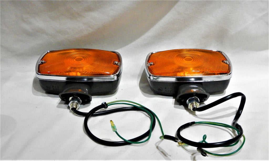 LED ( Light Emitting Diodes ) Equipped Type NEW OEM AMBER " KUSTOM KOITO "  Fender Mounted Turn Signal  and Running Lights / Lamps Kit  FJ40 LH  & RH  1969-1974 FJ40  FJ55 ( NOTE ) FJ55 must re-use existing pedistal feet or mounts under lamps ...